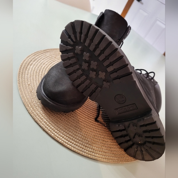 Boys Timberland Boots - Size 6.5 - Picture 3 of 4